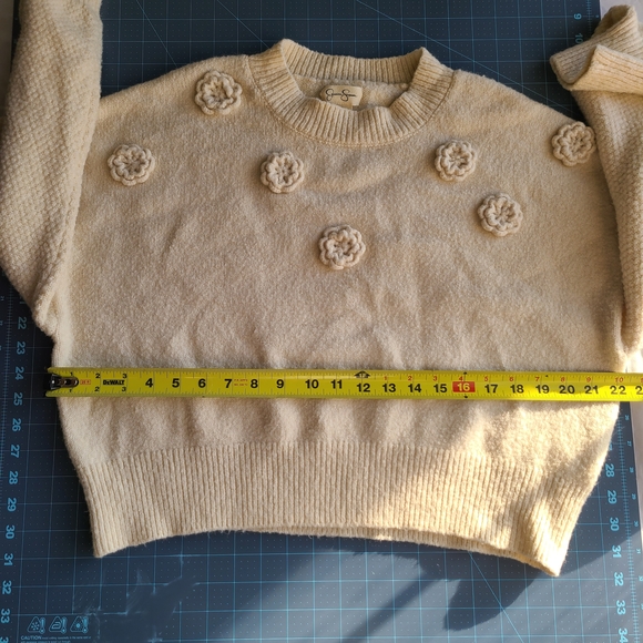 Jessica Simpson Cream Sweater with Floral Details Cottagecore Boho Country Charm - Picture 3 of 8